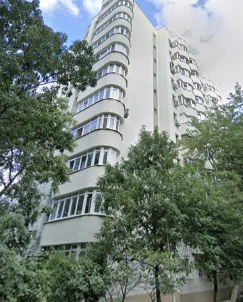 Lacul Tei, Maica Domnului langa Facultatea de Constructii