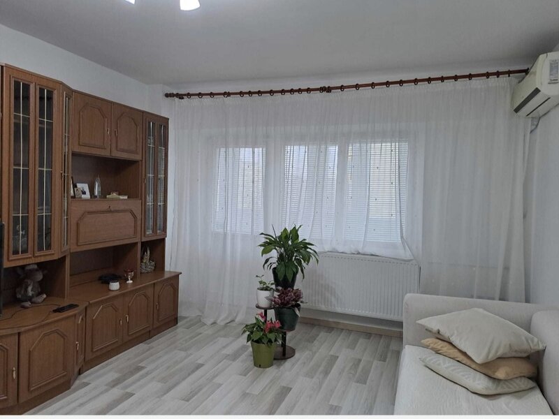 Lacul Tei, Maica Domnului langa Facultatea de Constructii