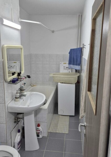 Lacul Tei, Maica Domnului langa Facultatea de Constructii